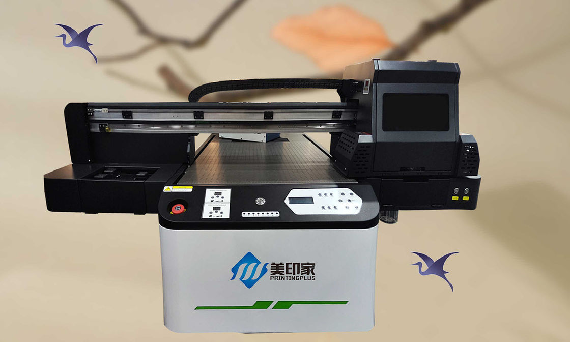 L1600 X W1690 X H802Mm यूवी फ्लैटबेड प्रिंटर प्रिंट करने योग्य प्लास्टिक पर मुद्रण के लिए 1440Dpi